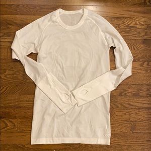 Lululemon long sleeve swiftly size 6